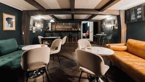 Bar (in der Unterkunft)