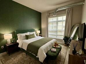1 slaapkamer, een strijkplank/strijkijzer, wifi, beddengoed