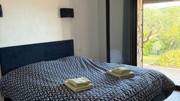 4 chambres, fer et planche à repasser, Wi-Fi, draps fournis