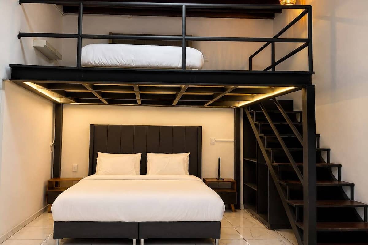Comfort vierpersoonskamer | Een strijkplank/strijkijzer, gratis wifi, beddengoed