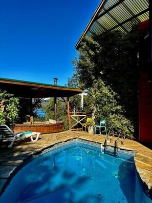 10 outdoor pools