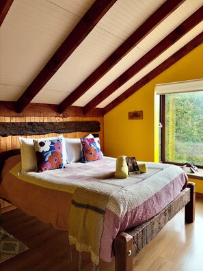 Habitación, Se admiten mascotas, vista al río (Habitación Lingue) | Free WiFi, bed sheets - Turismo La Rueda del Chucao (Valdivia)