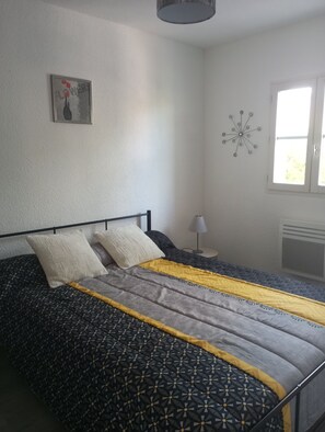 Een strijkplank/strijkijzer