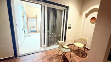 Deluxe Double Room, Mountain View | Interior