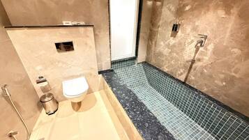 Executive Double or Twin Room, Mountain View | Bathroom | Towels, soap, shampoo, toilet paper