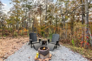 Property grounds - Private Tiny Home · Couples Escape · 4 Min to Downtown (Blue Ridge)
