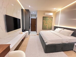 In-room safe, desk, laptop workspace, blackout drapes - Oasis Signature Hotel  (Ijebu Ode)