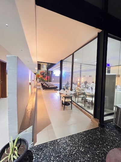Oasis Signature Hotel