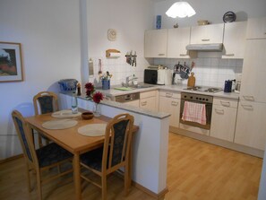 Private kitchen - Vrbo Property (Görlitz)