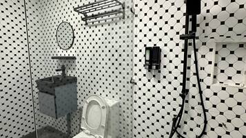 Bruser, bidet, håndklæder, Sæbe