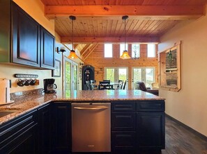 Private kitchen - Townside Timber 3bd Retreat (Davis)