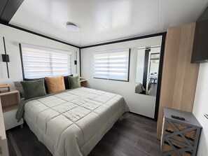 2 bedrooms, desk, iron/ironing board, free WiFi