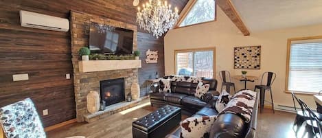 Smart TV, fireplace