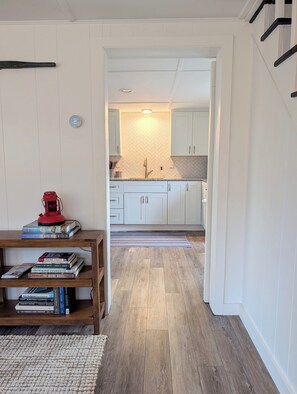 Interior - Cozy Owls Head Cottage - walk to the harbor and general store! (Owls Head)