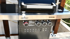 A Grillsstar grill with four control knobs and a digital display. - Mobile Home With Terrace And Sea View (Pakostane)