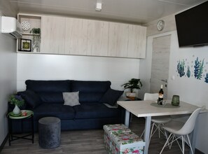 Living room - Mobile Home With Terrace And Sea View (Pakostane)