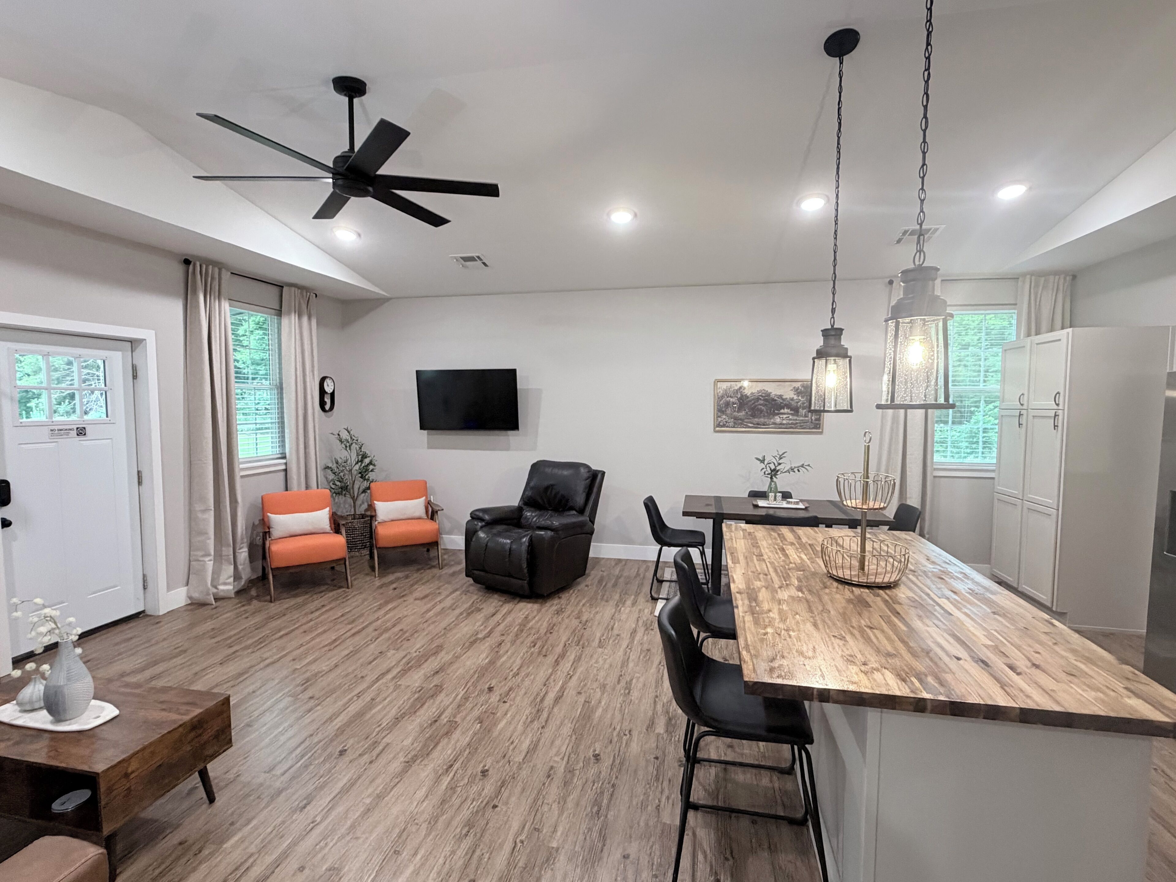 Peaceful Country Retreat Near Lake Eufaula - Sleeps 8 - Eufaula, OK