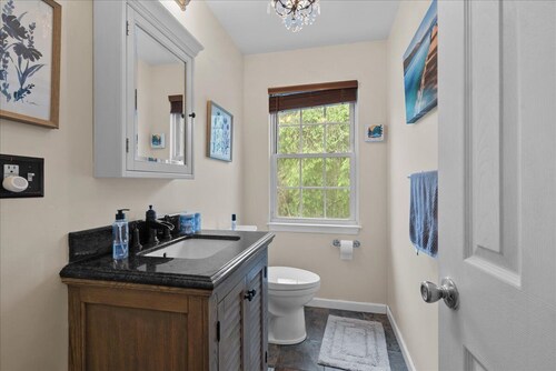 Charming 3-bedroom house in Greenwood Lake walking distance to the Lake!