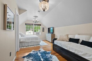 3 slaapkamers, een strijkplank/strijkijzer, wifi, beddengoed