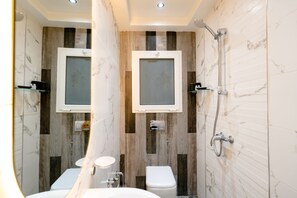 Bathroom - Vrbo Property (Susah)