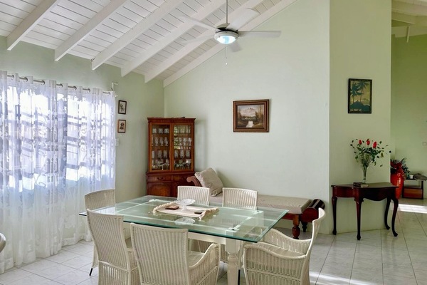 House, 3 Bedrooms, Balcony, Garden View | Dining room