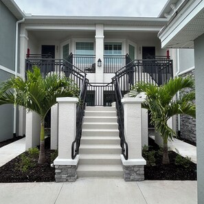 Exterior - Luxury Lakeside Resort Escape, Hidden Gem 2BR Condo with A/C & Spectacular Views (Fort Myers)