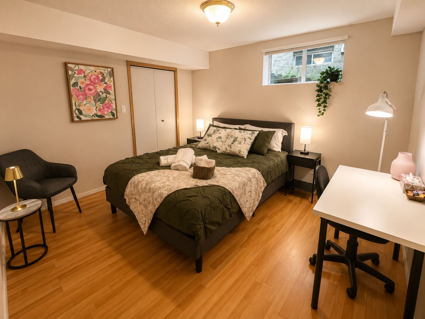 Economy Double Room, 1 Queen Bed | Memory foam beds, desk, laptop workspace, WiFi (free)