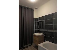 Handtücher, Seife, Toilettenpapier