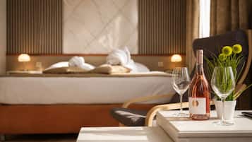 Junior Suite, Sea View | WiFi (free), bed sheets