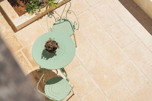 Property grounds - An ancient 14th-century farmhouse, located in the heart of Salento (Puglia)