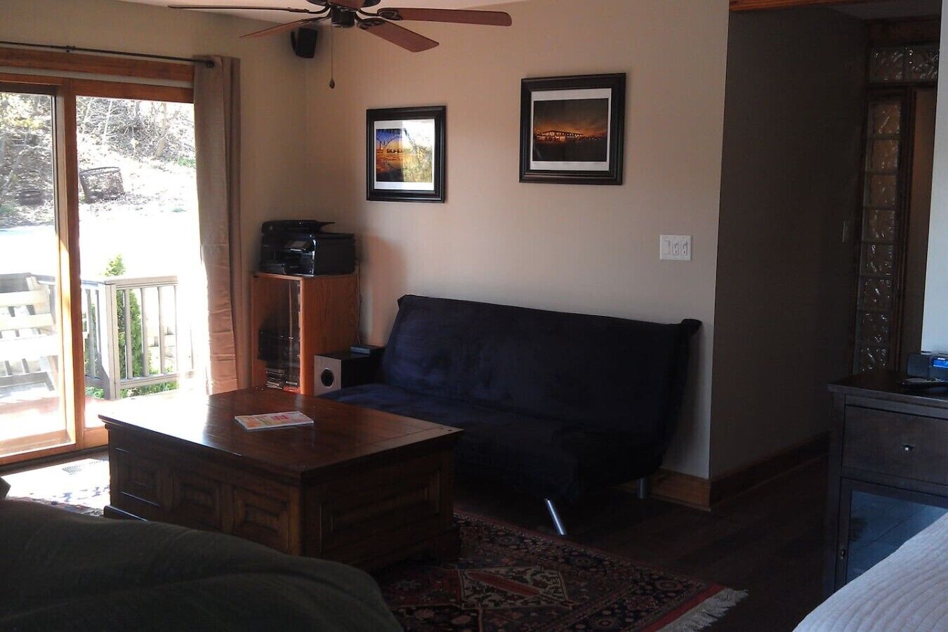 Smart TV, fireplace, table tennis, stereo