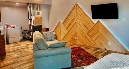 Cozy Country Cabin- Studio Apartment located outside of Kansas City, MO