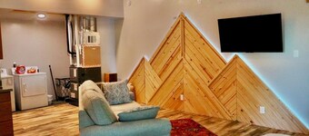 Cozy Country Cabin- Studio Apartment located outside of Kansas City, MO