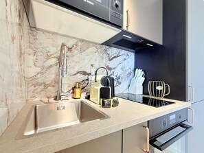 Private kitchen - Vrbo Property (Antibes)