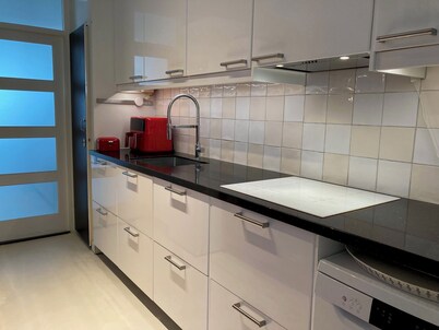 Lovely spacious apartment 75 sq meter in quiet area in center Amsterdam