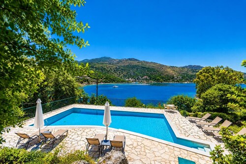 Villa Thalassia - Four Bedroom Villa, Sleeps 8