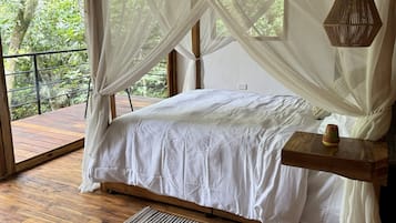 WiFi, bed sheets
