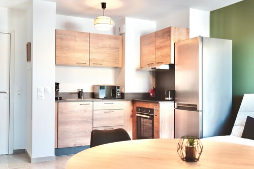 A comfortable vacation right on the fine sandy beach!