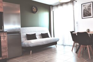 Living area - Vrbo Property (Fréjus)