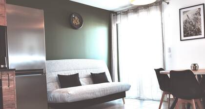 A comfortable vacation right on the fine sandy beach!