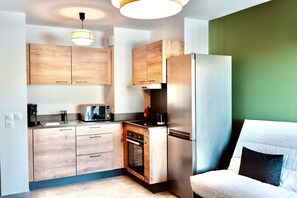 Private kitchen - A comfortable vacation right on the fine sandy beach! (Fréjus)