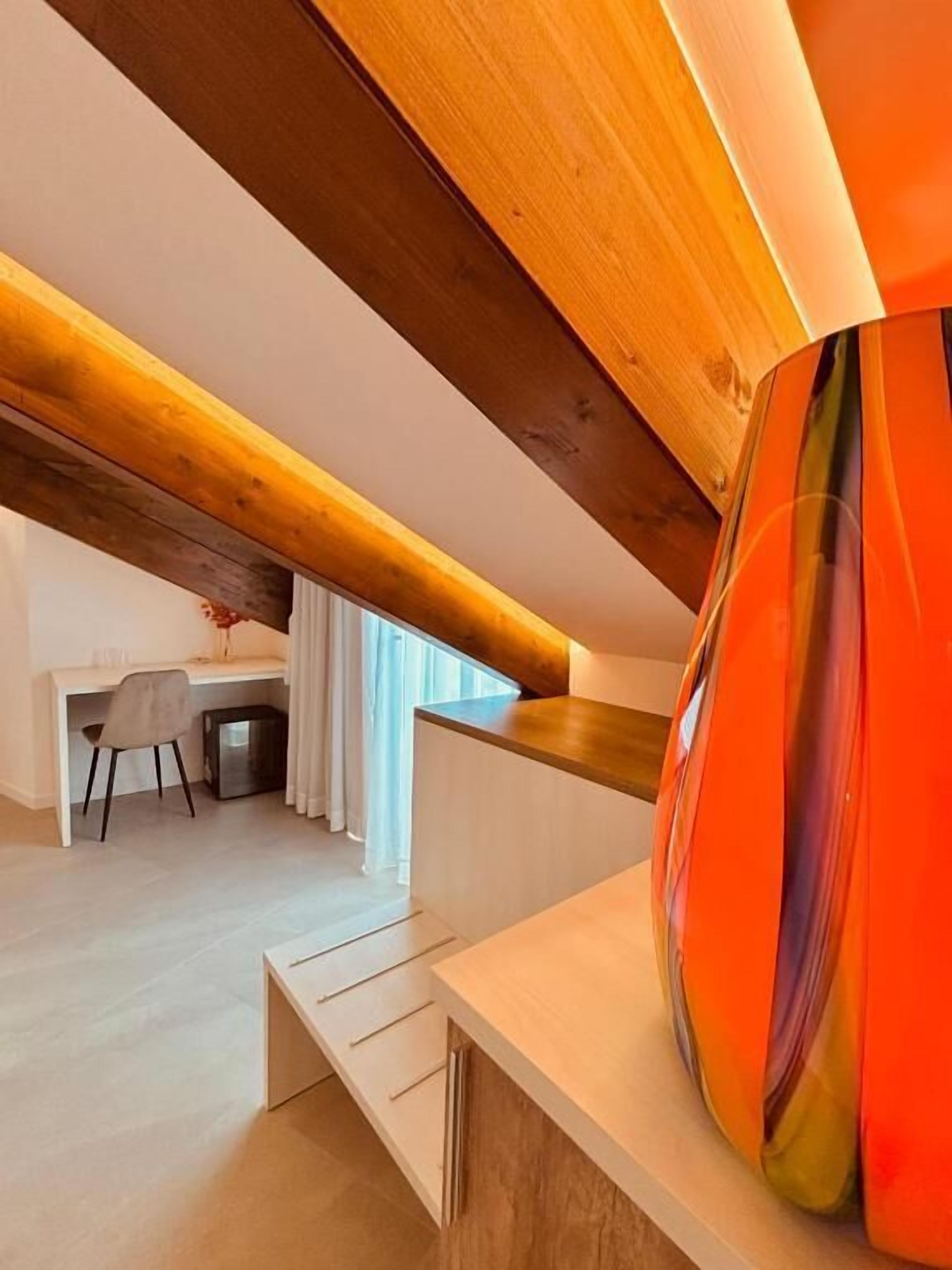 Habitación económica doble, vistas a la ciudad | Interior