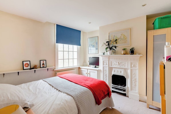 Room - Room-double Bedroom With own Bathroom in (London)
