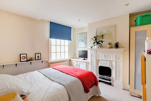 Room-double Bedroom With own Bathroom in
