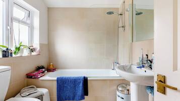 Room, 1 Bedroom | Bathroom