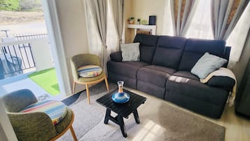 Huis, 1 slaapkamer, terras, uitzicht op tuin | Woonkamer