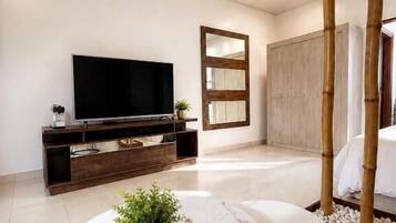 Apartment, Patio | Iron/ironing board, free WiFi, wheelchair access
