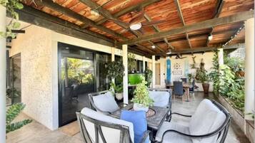 House, 5 Bedrooms, Accessible, Patio | Outdoor dining