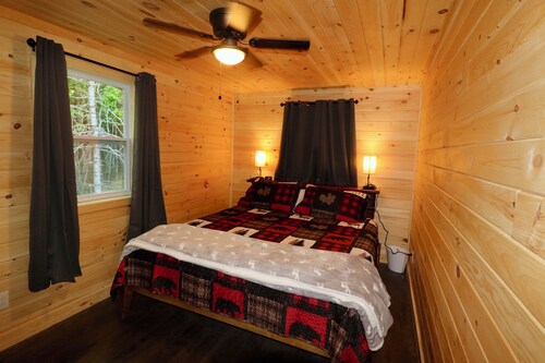 Quiet cozy 2-bedroom cabin completely private and peaceful.
