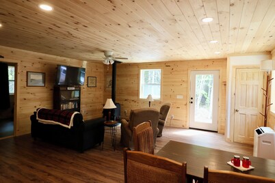 Quiet cozy 2-bedroom cabin completely private and peaceful.